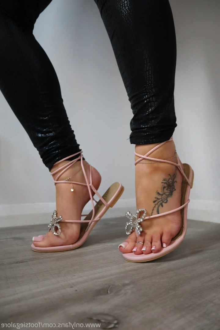 @footsiegalore [ footsiegalore ] Onlyfans leaked photo 7304688 on Hotleaks.tv