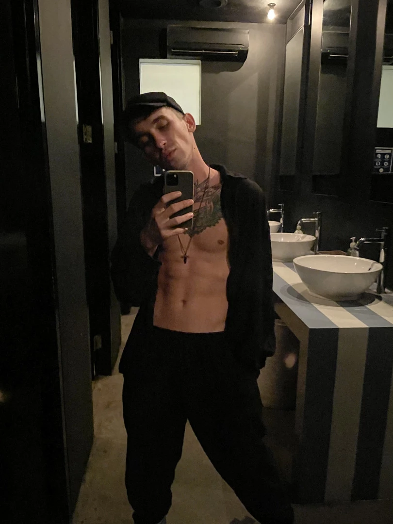 FREE GAY ONLYFANS • DENNIS NICKOLERO [ freegayonlyfans ] Onlyfans leaked photo 7521378 on Hotleaks.tv