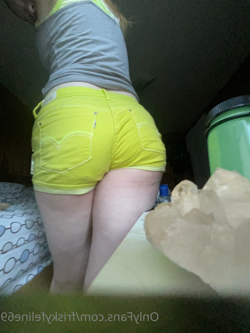 THE frisky feline [ friskyfeline69 ] Onlyfans leaked photo 7063672 on Hotleaks.tv