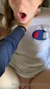 1580952