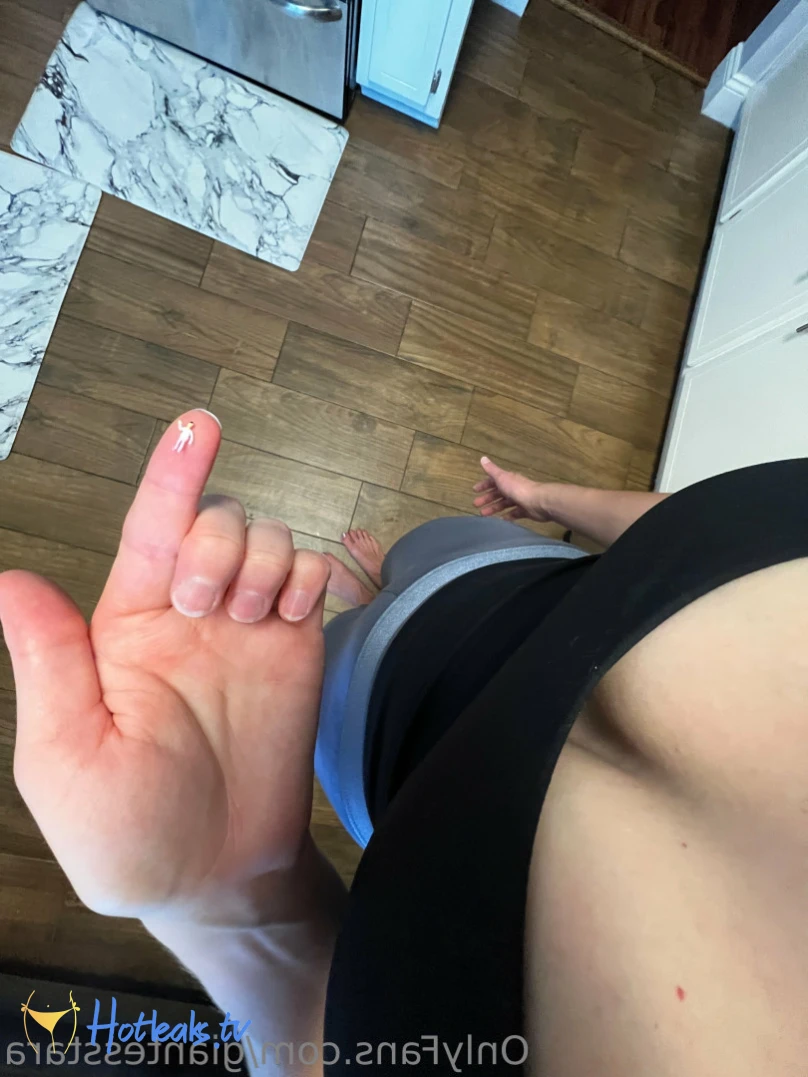 Giantess Tara [ giantesstara ] Onlyfans leaked photo 11052773 on Hotleaks.tv