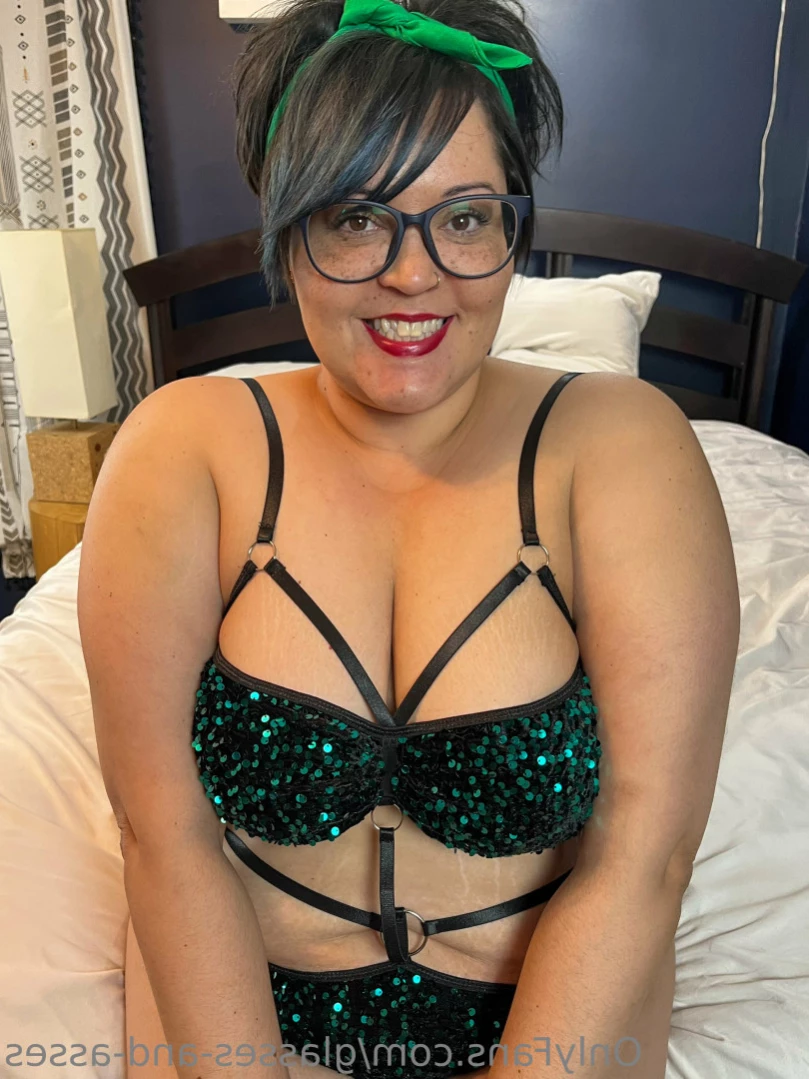 glasses-and-asses Onlyfans leaked photo 11051196 on Hotleaks.tv