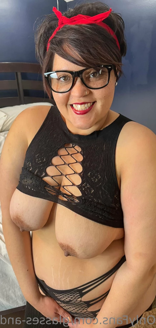 glasses-and-asses Onlyfans leaked photo 11051207 on Hotleaks.tv