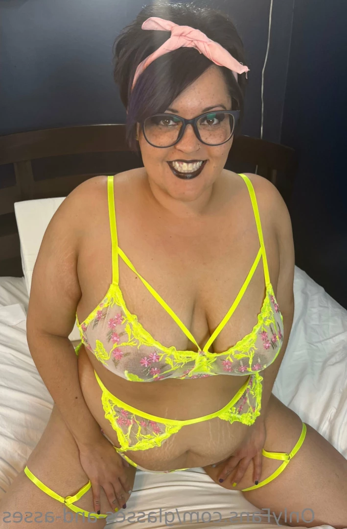 glasses-and-asses Onlyfans leaked photo 11051270 on Hotleaks.tv