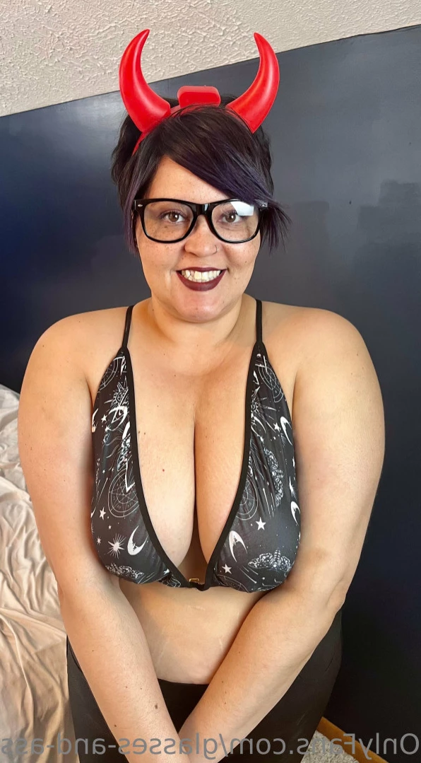 glasses-and-asses Onlyfans leaked photo 11051272 on Hotleaks.tv