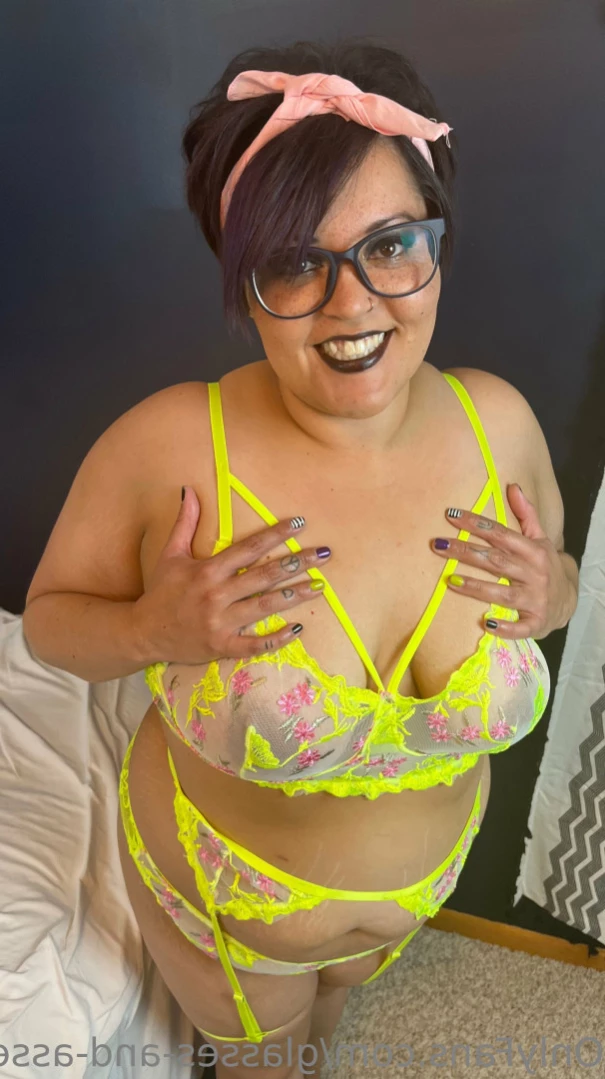 glasses-and-asses Onlyfans leaked photo 11051342 on Hotleaks.tv