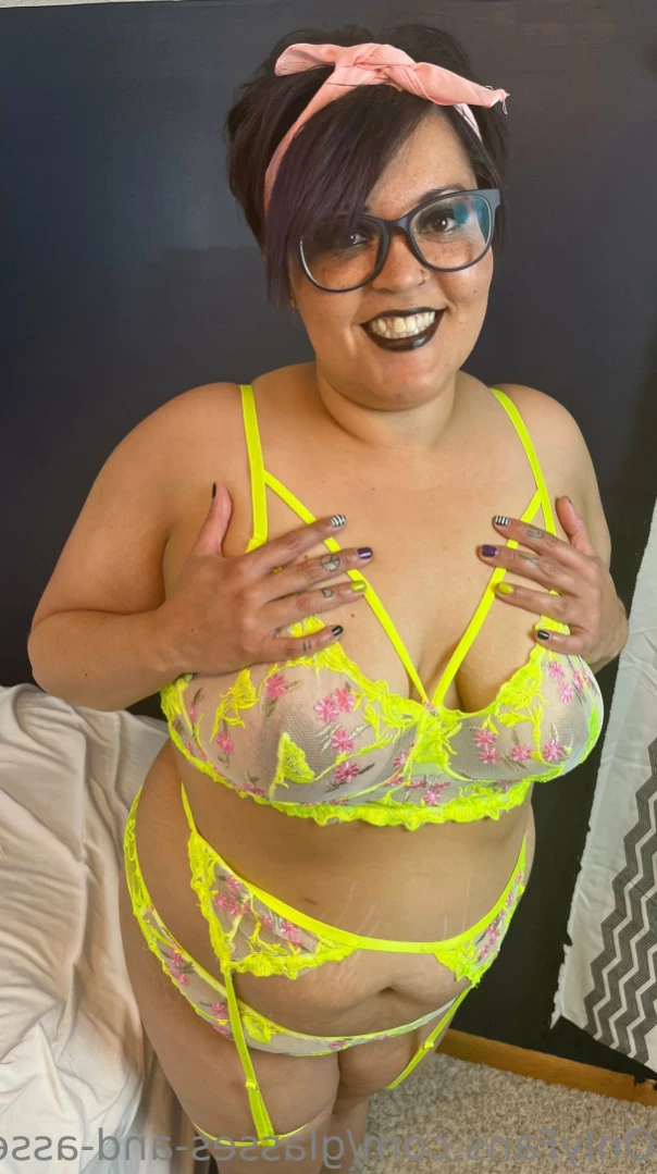 glasses-and-asses Onlyfans leaked photo 11591992 on Hotleaks.tv