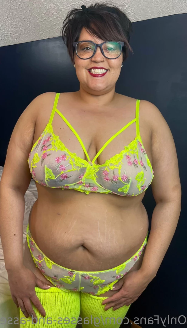 glasses-and-asses Onlyfans leaked photo 12738656 on Hotleaks.tv