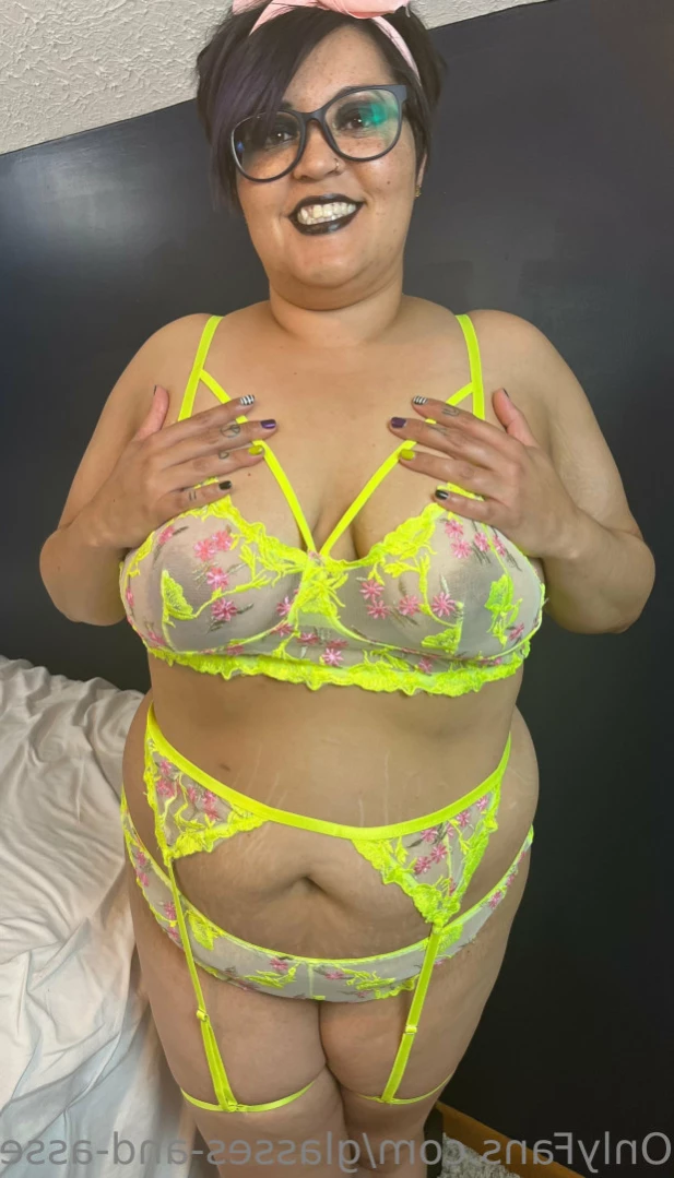 glasses-and-asses Onlyfans leaked photo 14107812 on Hotleaks.tv