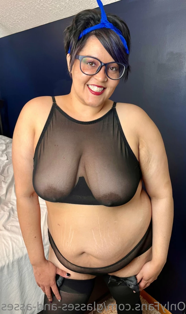 glasses-and-asses Onlyfans leaked photo 14216459 on Hotleaks.tv