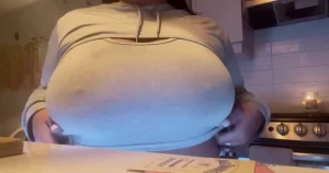 7588050