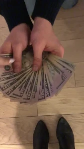 7587748
