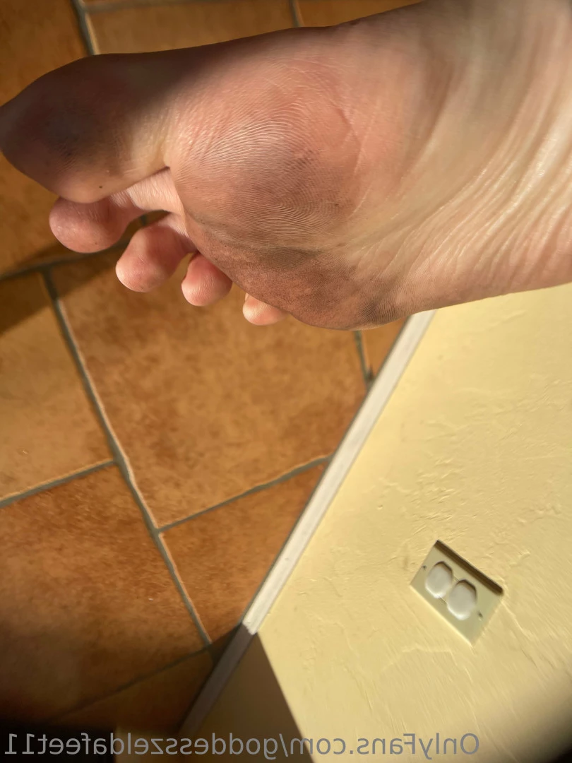 goddesszeldafeet11 Onlyfans leaked photo 7229489 on Hotleaks.tv