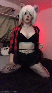 7652102