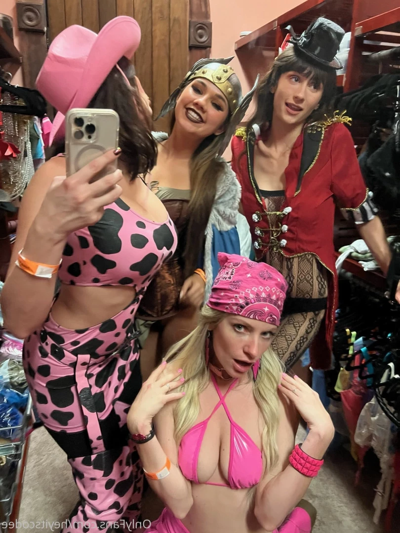 Cody Renee Cameron [ heyitscodee ] Onlyfans leaked photo 10495401 on Hotleaks.tv