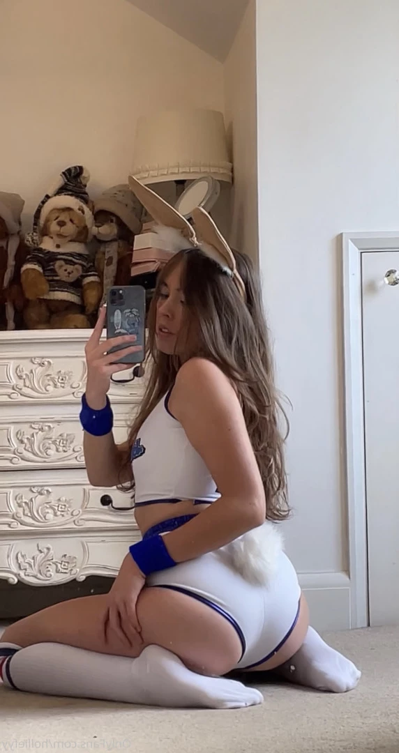 Hollie FY Gold 👑 [ holliefyy ] Onlyfans leaked photo 7149498 on Hotleaks.tv