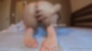 15871585