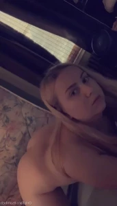 7573828