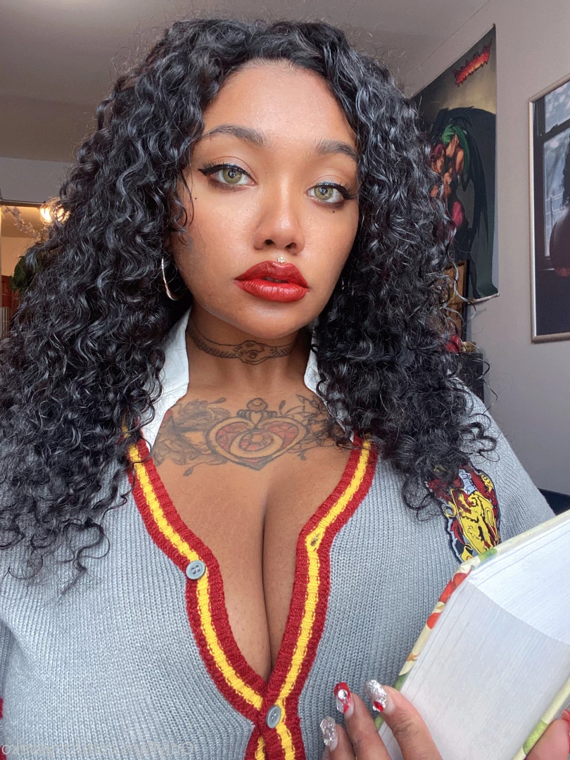 Isabella Saeko [ izzysaeko ] Onlyfans leaked photo 7569923 on Hotleaks.tv