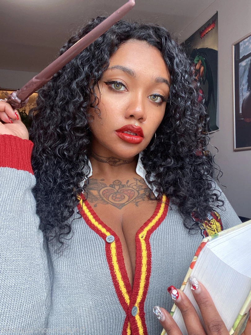 Isabella Saeko [ izzysaeko ] Onlyfans leaked photo 7569974 on Hotleaks.tv