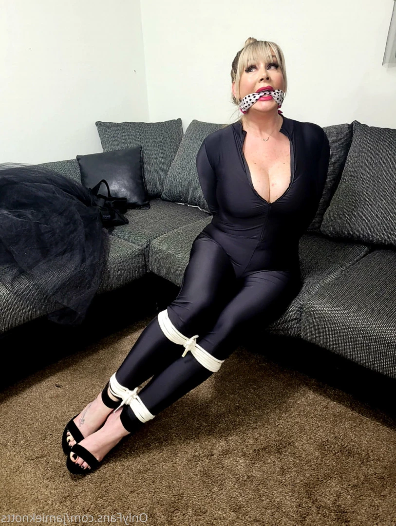 👑Jamie Knotts "The Knotty Bunny" [ jamieknotts ] Onlyfans leaked photo 7558413 on Hotleaks.tv