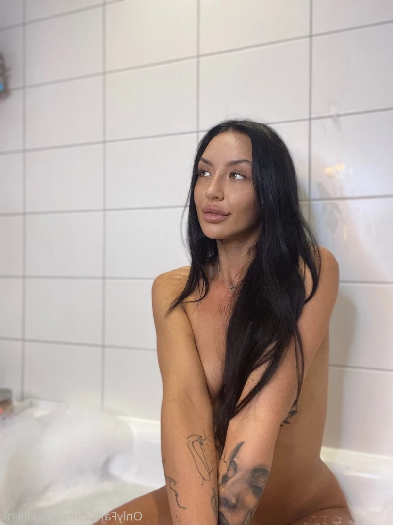 GODDESS👑CREAM QUEEN💦|KENDALKINK|😈 [ kendalkink ] Onlyfans leaked photo 609563 on Hotleaks.tv