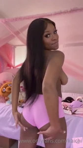 7428699