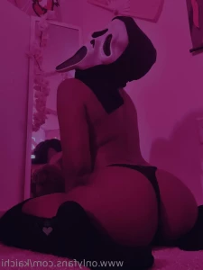 7627696
