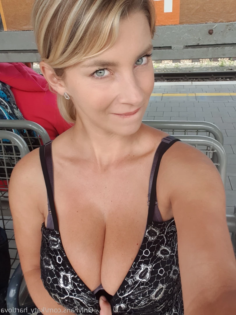 Official Katerina Hartlova [ katy_hartlova ] Onlyfans leaked photo 7067565 on Hotleaks.tv
