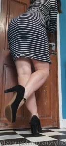 6896173