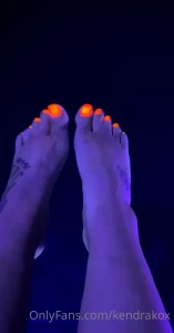 1586098