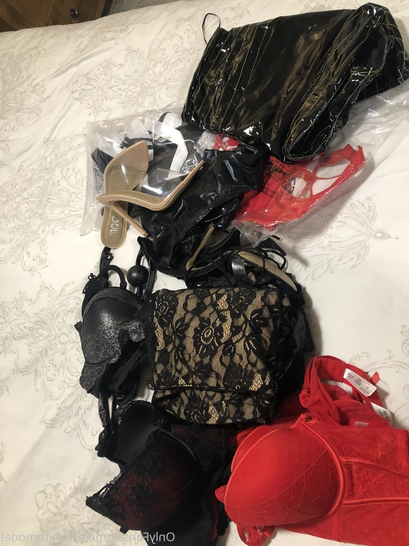 kelliSmith [ kellismithmodel ] Onlyfans leaked photo 7243856 on Hotleaks.tv