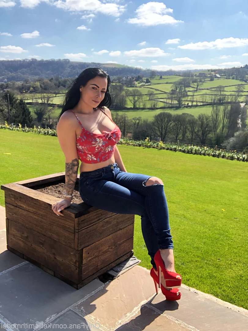 kelliSmith [ kellismithmodel ] Onlyfans leaked photo 7252437 on Hotleaks.tv