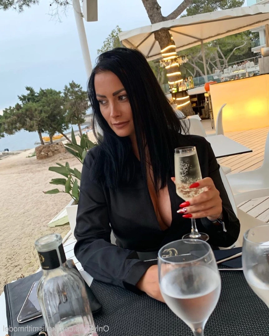 kelliSmith [ kellismithmodel ] Onlyfans leaked photo 7252909 on Hotleaks.tv