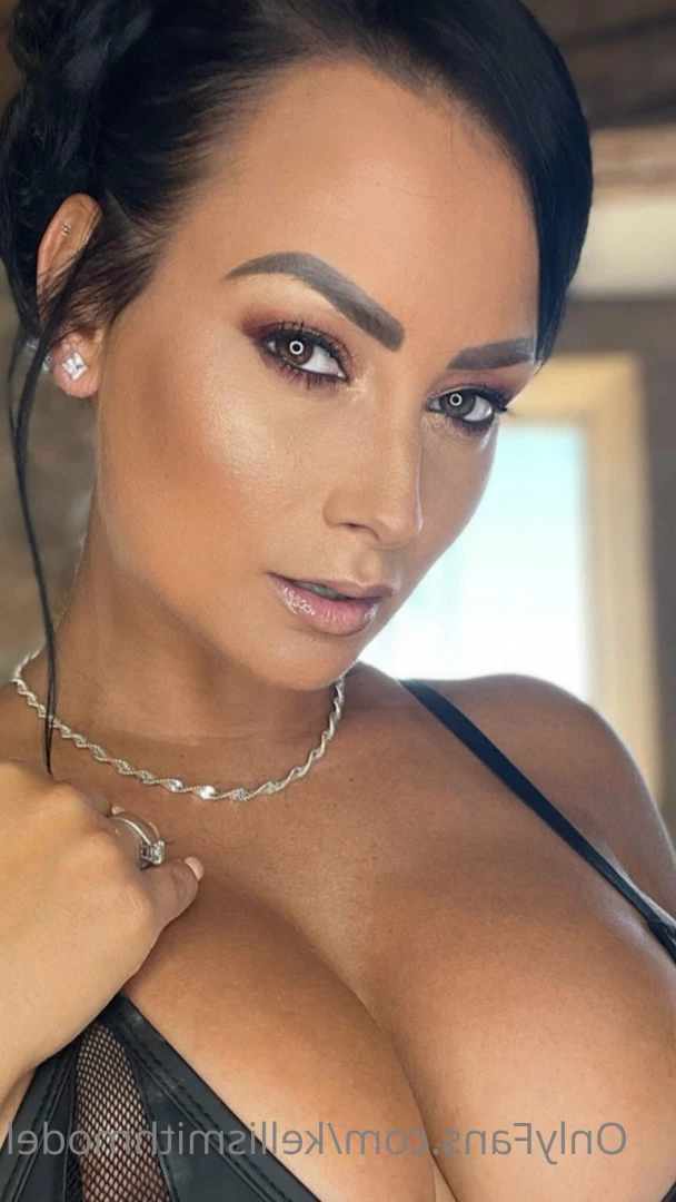 kelliSmith [ kellismithmodel ] Onlyfans leaked photo 7264112 on Hotleaks.tv
