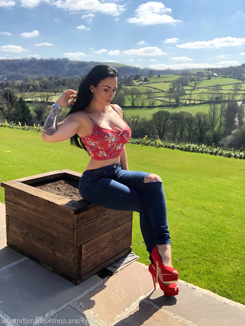 kelliSmith [ kellismithmodel ] Onlyfans leaked photo 7267189 on Hotleaks.tv