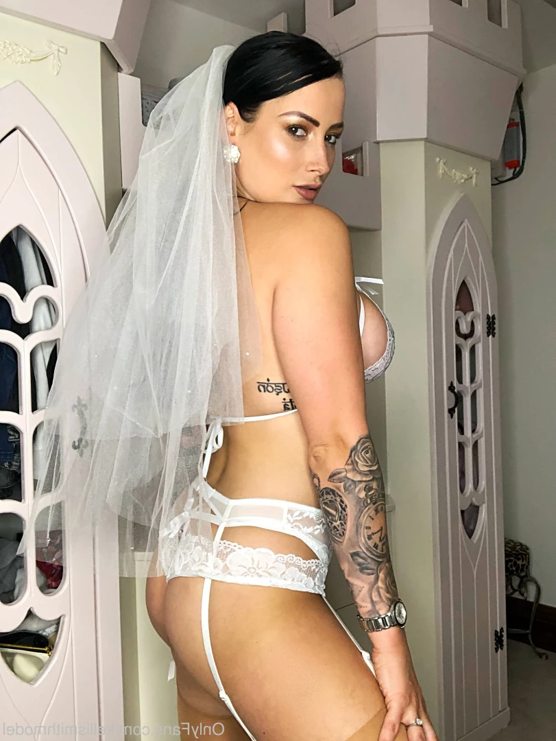 kelliSmith [ kellismithmodel ] Onlyfans leaked photo 7269542 on Hotleaks.tv