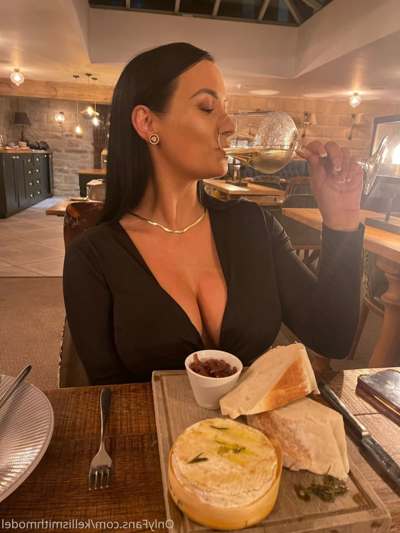 kelliSmith [ kellismithmodel ] Onlyfans leaked photo 7272452 on Hotleaks.tv