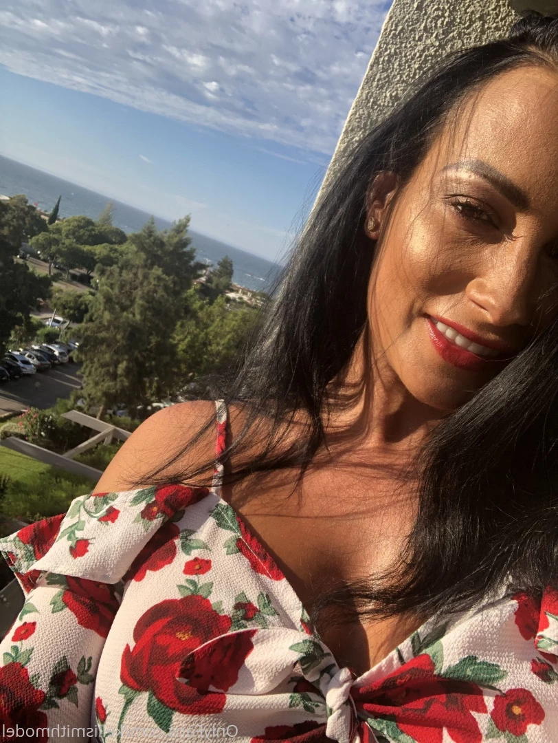 kelliSmith [ kellismithmodel ] Onlyfans leaked photo 7286318 on Hotleaks.tv
