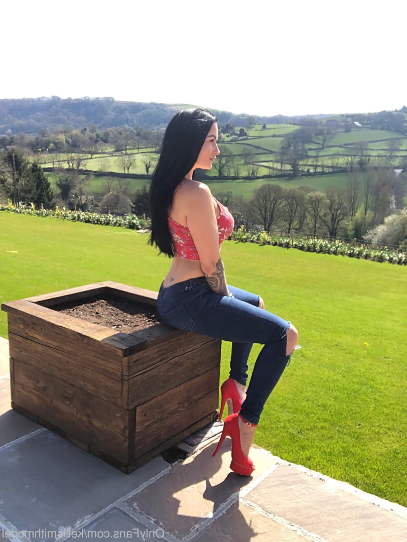 kelliSmith [ kellismithmodel ] Onlyfans leaked photo 7289566 on Hotleaks.tv