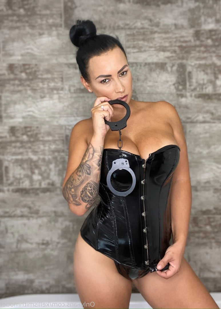 kelliSmith [ kellismithmodel ] Onlyfans leaked photo 7289631 on Hotleaks.tv
