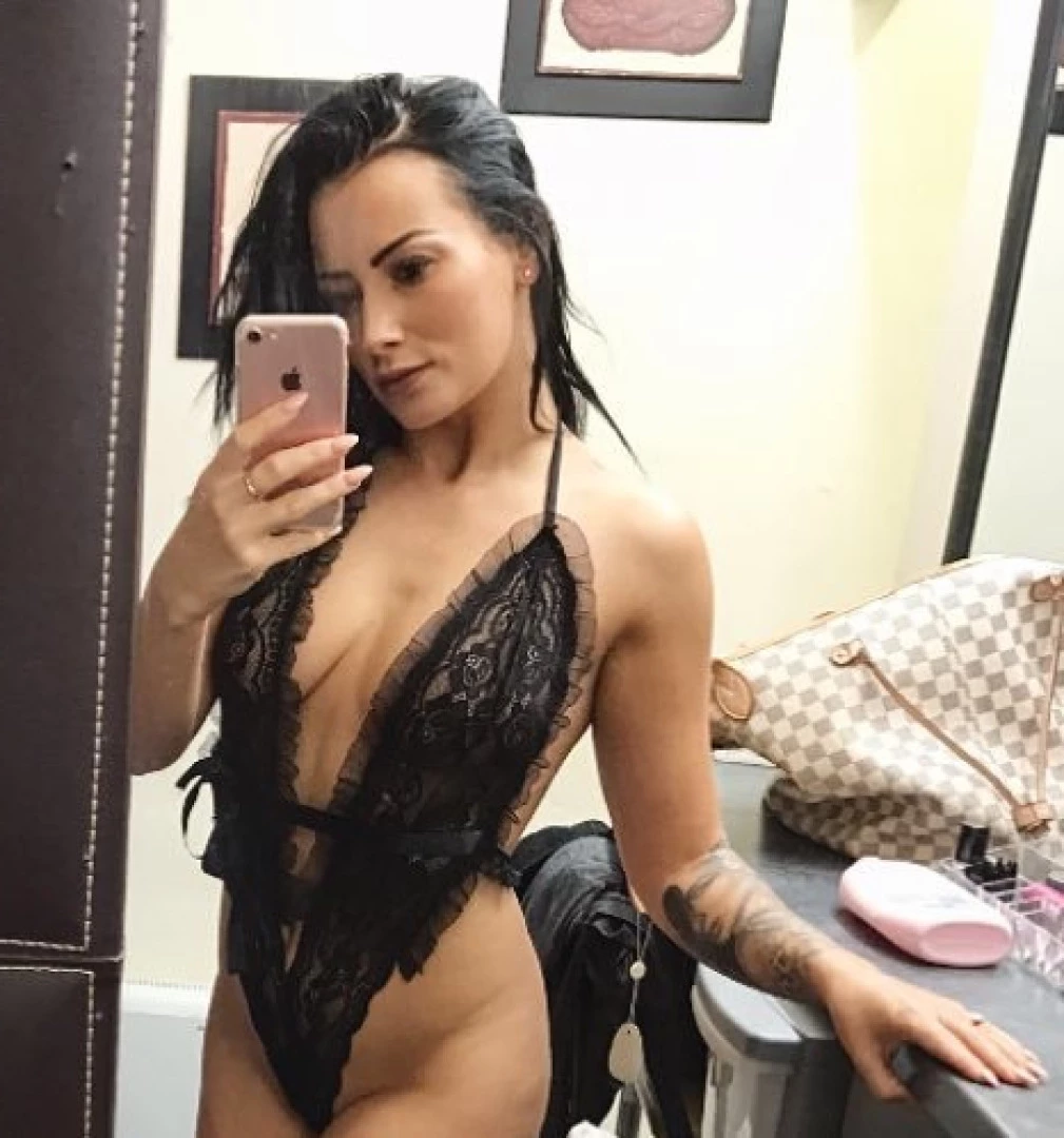 kelliSmith [ kellismithmodel ] Onlyfans leaked photo 7294860 on Hotleaks.tv