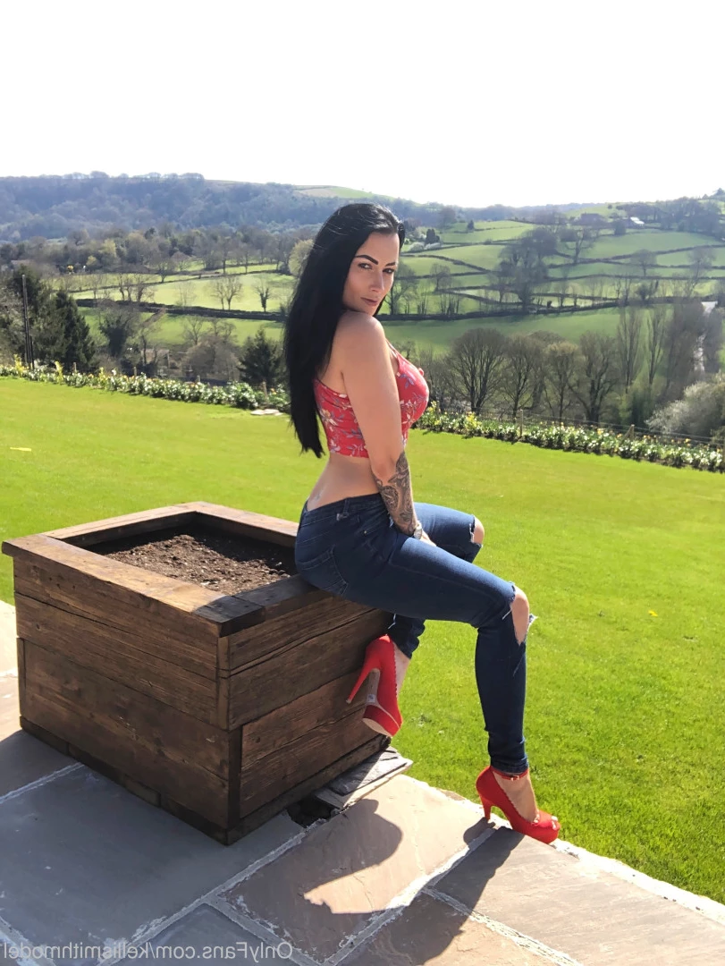 kelliSmith [ kellismithmodel ] Onlyfans leaked photo 7296051 on Hotleaks.tv