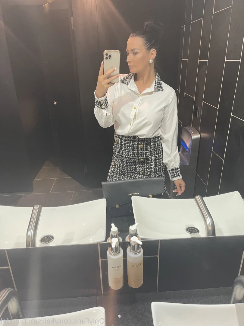 kelliSmith [ kellismithmodel ] Onlyfans leaked photo 7299090 on Hotleaks.tv