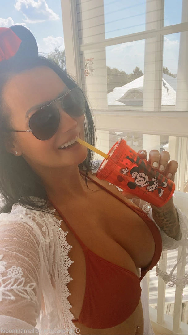 kelliSmith [ kellismithmodel ] Onlyfans leaked photo 7301516 on Hotleaks.tv