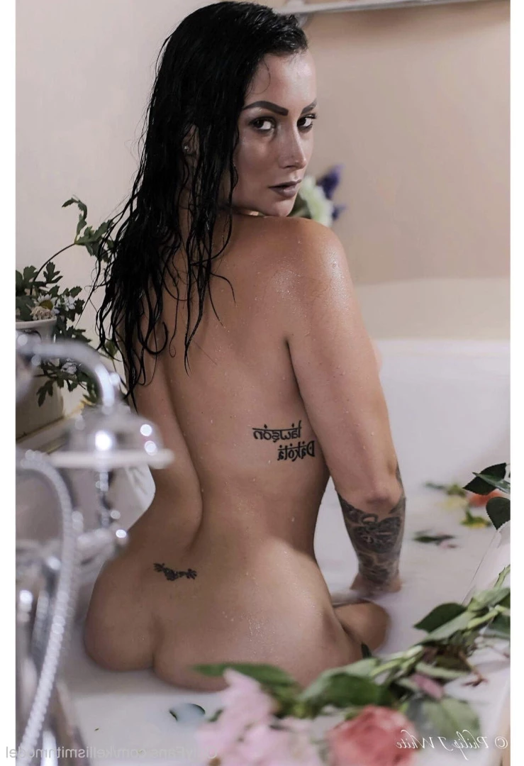 kelliSmith [ kellismithmodel ] Onlyfans leaked photo 7303745 on Hotleaks.tv