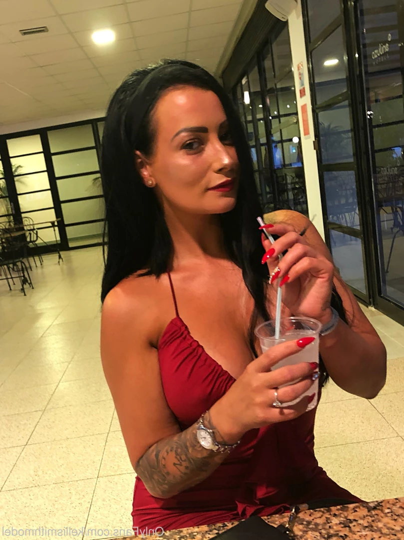 kelliSmith [ kellismithmodel ] Onlyfans leaked photo 7309061 on Hotleaks.tv