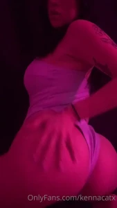 1587928
