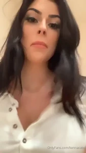 1587949