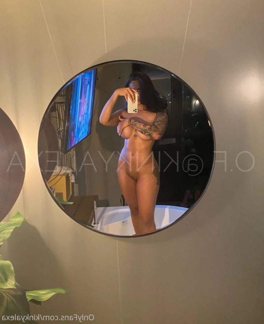 kinkyalexa Onlyfans leaked photo 7040246 on Hotleaks.tv